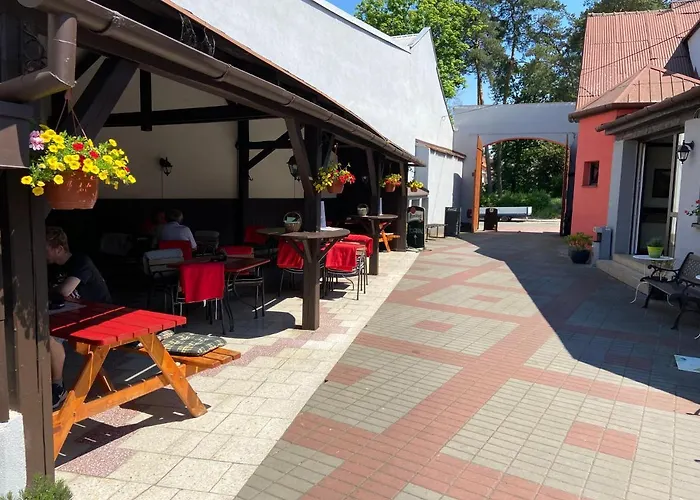 Penzion A Restaurace Na Jizdarne