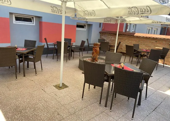 Penzion A Restaurace Na Jizdarne