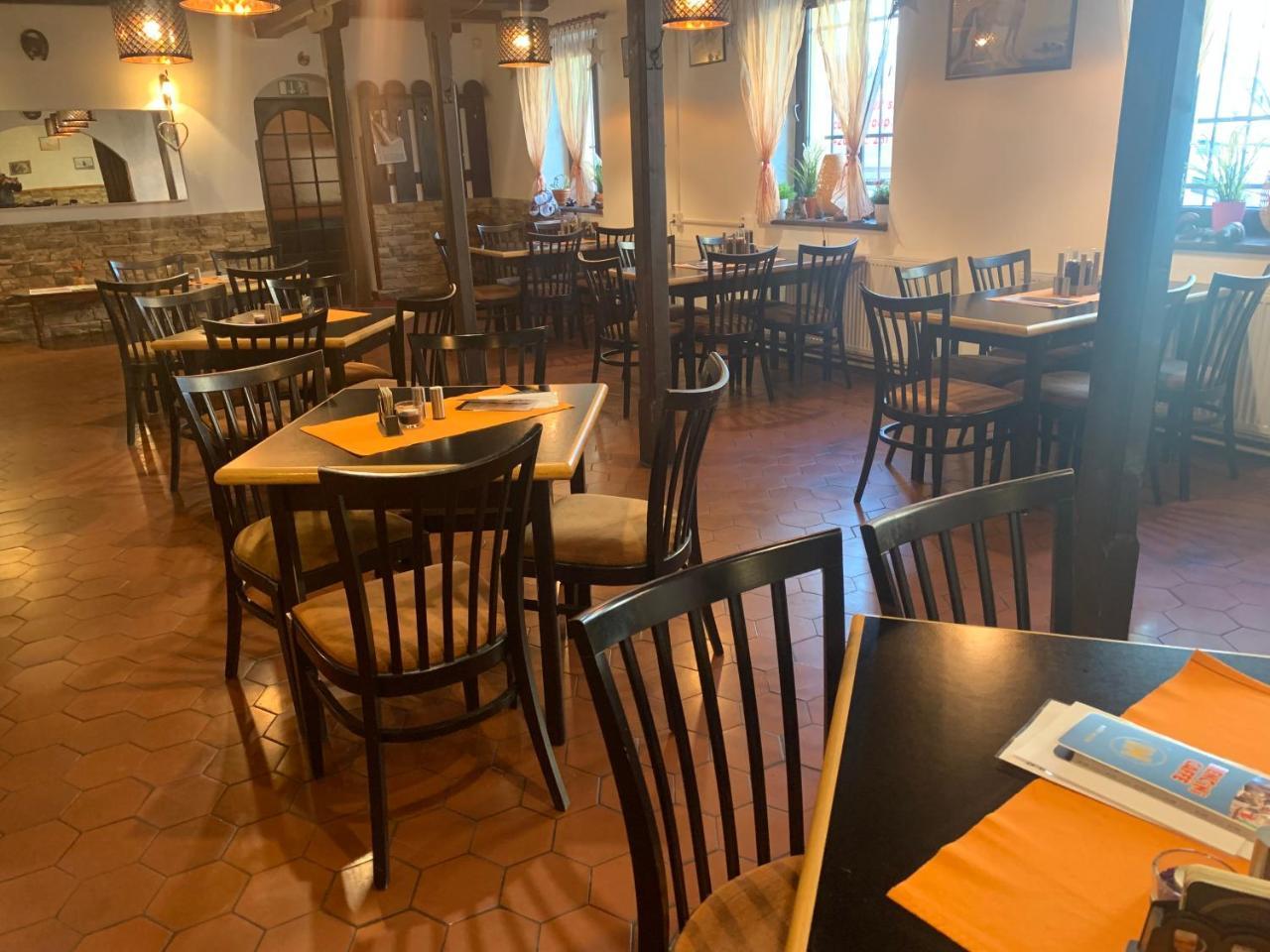 A Restaurace Na Jizdarne